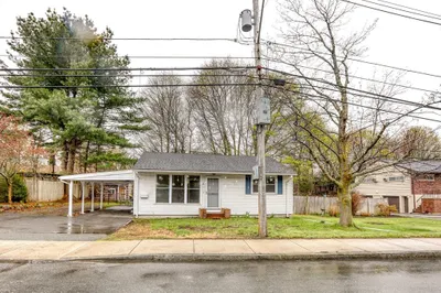 81 Marlborough Rd 1