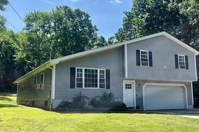 562 Old West Brookfield Rd 1