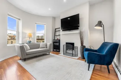 11 Albemarle Street #4