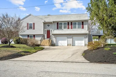 8 Mayfair Circle