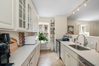 21 Beacon Street #2E 1