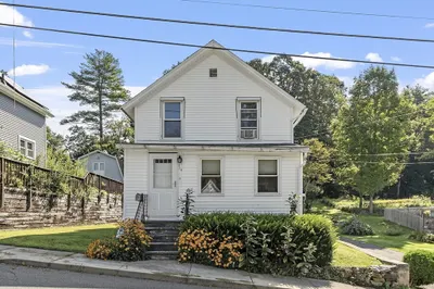 120 Mechanic St 1