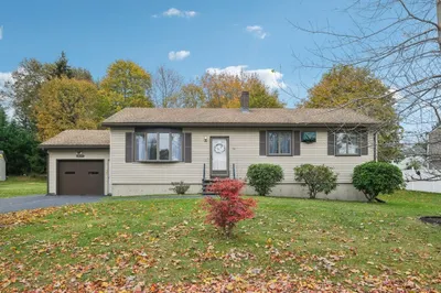 35 Swan Ave