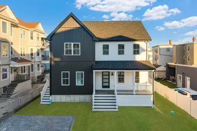 138 Eighteenth St
