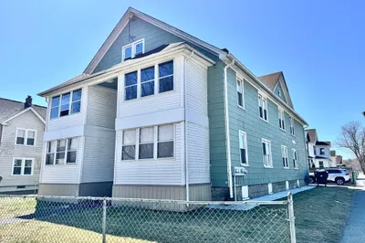 580 Plainfield St 1