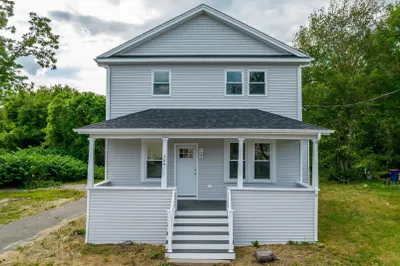 364 Huttleston Ave 1