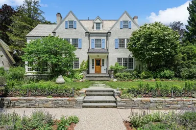 15 Hubbard Park Road 1