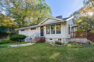 35-35b Beachview Ave