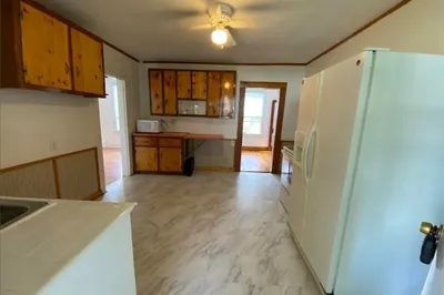 13 Lewis St #1