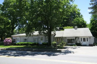 395 Boston Post Rd 1