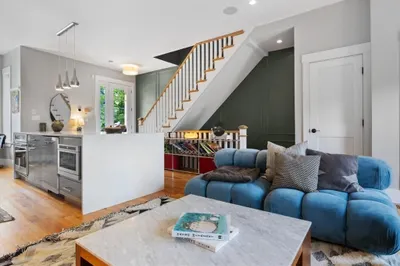 38 Sheridan St