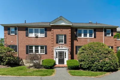 33 Hammond Pond Pkwy #4 1