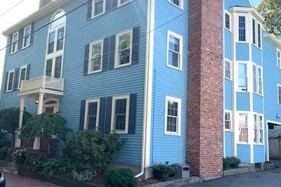 6 Temple Street #2