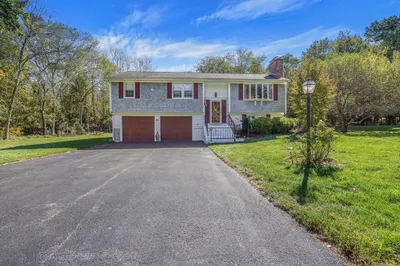 39 John Alden Road 1