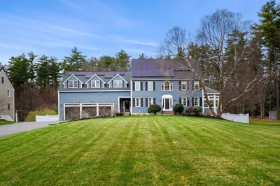 8 Palis Dr