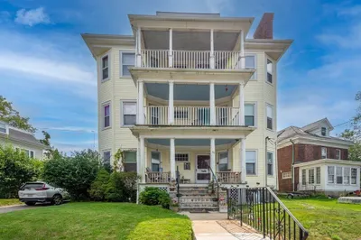 33 Oak St 1