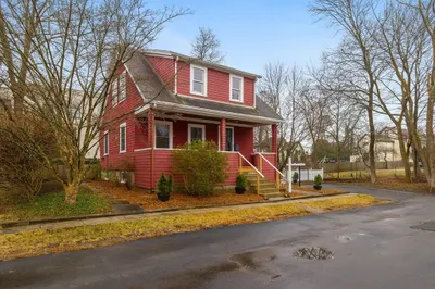 6 Woods Court