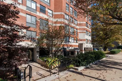 1933 Commonwealth Ave #211