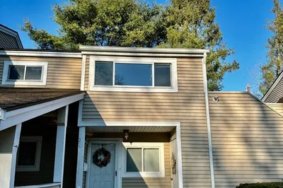 144 Pleasant St #16