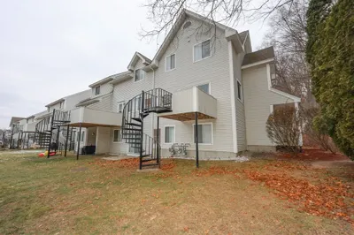 100 Merrimack Ave #25 1