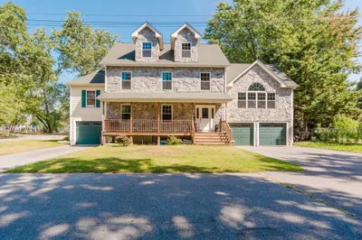 10 12 Norfolk Ave
