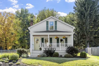 76 Sterling St