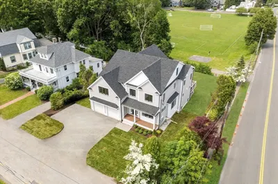 7 Avery Street 1