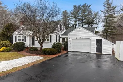 22 Villa Dr 1