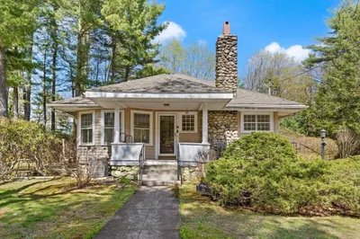 41 Pine Grove Ave 1