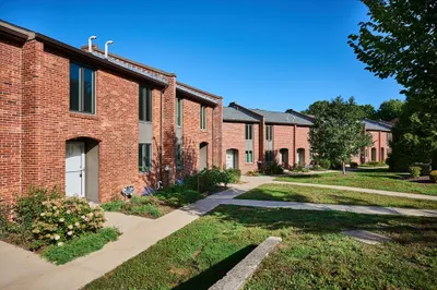 16 Bedford Ct #16 1
