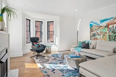 27 Isabella St #4
