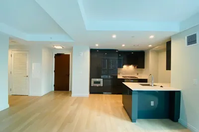 135 Seaport Blvd #611
