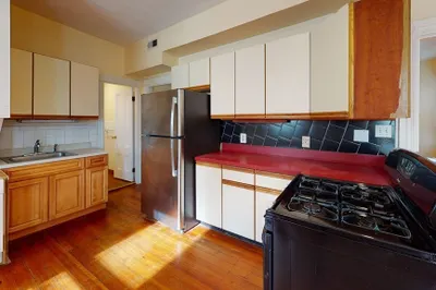 192 Hillside Street #3
