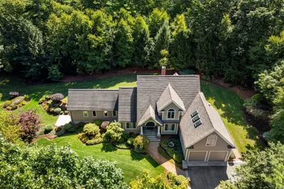 4 Nestlewood Ln 1