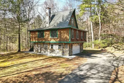 315 Southampton Rd 1