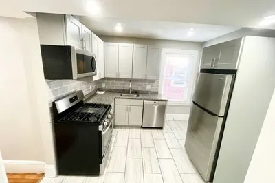 1 Ropes St #2