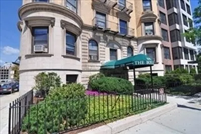 1091 Boylston St #25