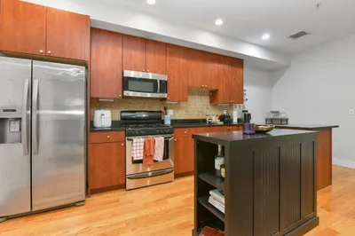 327 W Broadway #2