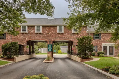 106 Windsor Drive #106 1