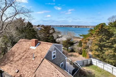 58 Gibson Rd