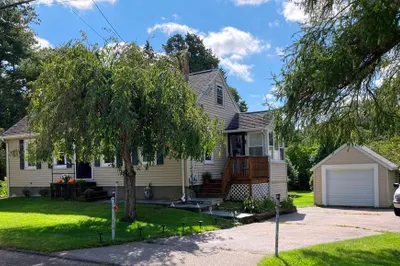 32 Gold St