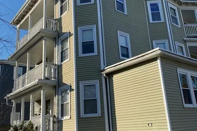 89 Hillberg Ave
