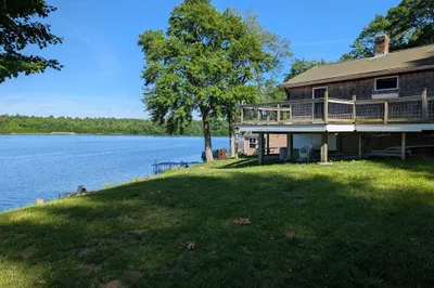 27 Carrier Ln