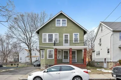 35 Manning St #2 1