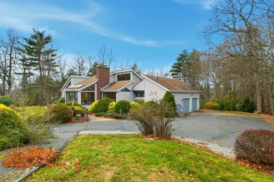 140 Waverly Rd 1