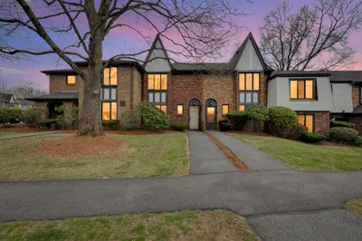 13 Cobblestone Lane #13 1