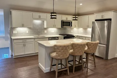 7 Hillside Ave #3