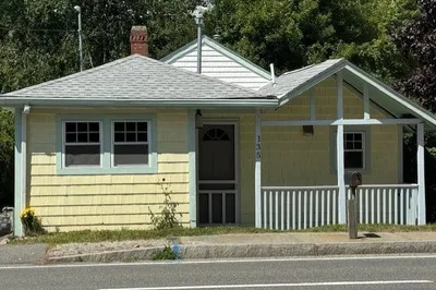 135 Fairhaven Rd 1