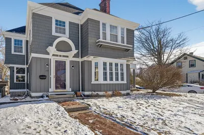 499 Hanover St 1