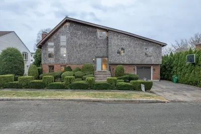 112 Cedar Rd N Rd